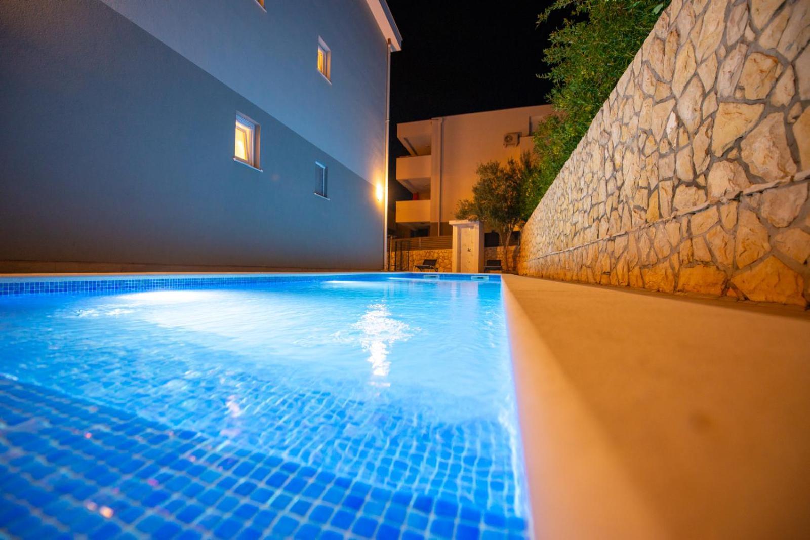 Apartments Yoko Novalja Exterior photo